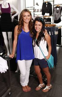 Audrina Patridge feet photo thumbnail