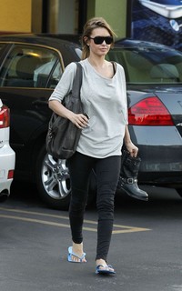 Audrina Patridge feet photo thumbnail