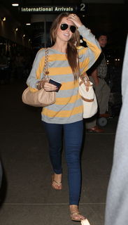 Audrina Patridge feet photo thumbnail