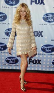 Cat Deeley feet photo thumbnail