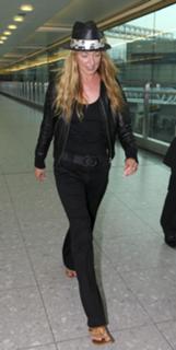 Cat Deeley feet photo thumbnail