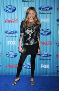 Cat Deeley feet photo thumbnail