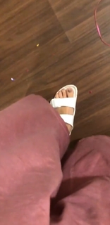 Kéfera Buchmann feet photo thumbnail