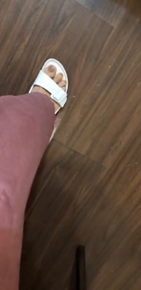 Kéfera Buchmann feet photo thumbnail