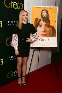 Chloë Grace Moretz feet photo thumbnail