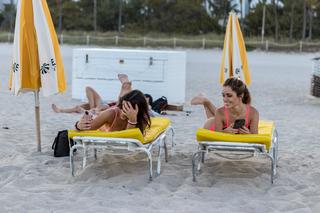 Claudia Romani feet photo thumbnail