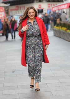 Kelly Brook feet photo thumbnail