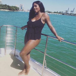Serena Williams feet photo thumbnail