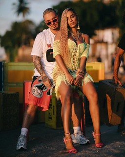 Anitta feet photo thumbnail