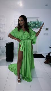 Anitta feet photo thumbnail