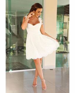 Nicole Bahls feet photo thumbnail
