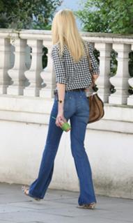 Claudia Schiffer feet photo thumbnail