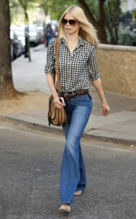 Claudia Schiffer feet photo thumbnail