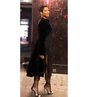 Nicole Murphy feet photo thumbnail