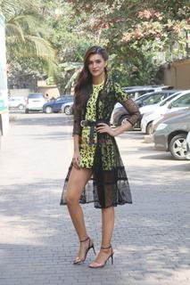Kriti Sanon feet photo thumbnail