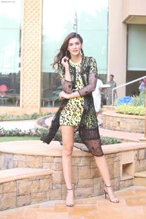 Kriti Sanon feet photo thumbnail