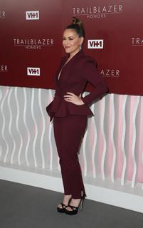Alyssa Milano feet photo thumbnail