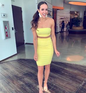 Chelsea Green feet photo thumbnail
