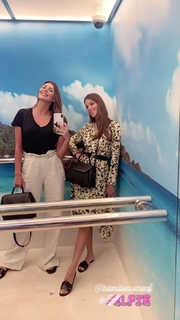 Iris Mittenaere feet photo thumbnail