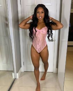 Qimmah Russo feet photo thumbnail