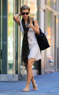 AnnaLynne McCord feet photo thumbnail