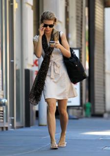 AnnaLynne McCord feet photo thumbnail