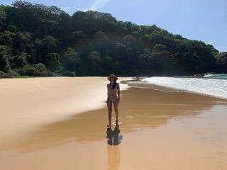 Juliana Paiva feet photo thumbnail