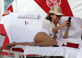 Giada De Laurentiis feet photo thumbnail
