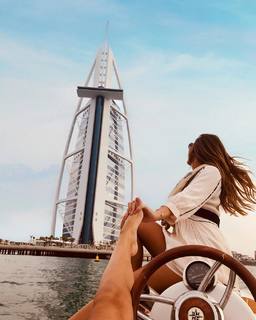 Iris Mittenaere feet photo thumbnail
