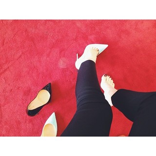 Duygu Özaslan feet photo thumbnail