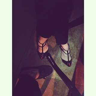Duygu Özaslan feet photo thumbnail