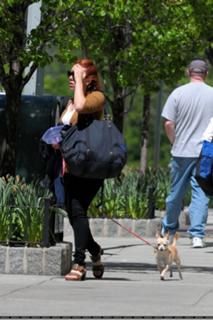 Scarlett Johansson feet photo thumbnail