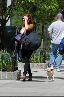 Scarlett Johansson feet photo thumbnail