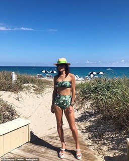 Bethenny Frankel feet photo thumbnail