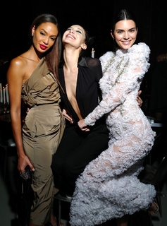 Kendall Jenner feet photo thumbnail