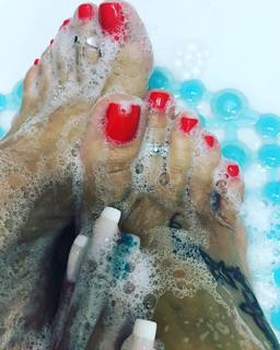 Karin Klemp feet photo thumbnail