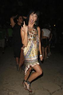 Katy Perry feet photo thumbnail