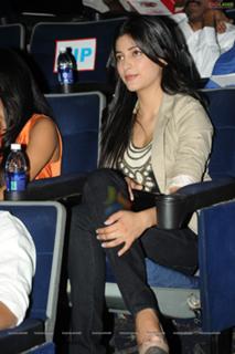 Shruti Haasan feet photo thumbnail