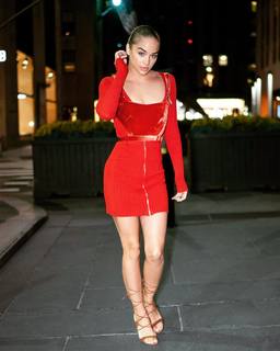 Jasmine Sanders feet photo thumbnail