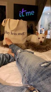 Tori Spelling feet photo thumbnail