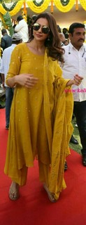 Rakul Preet Singh feet photo thumbnail