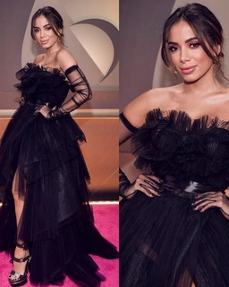 Anitta feet photo thumbnail