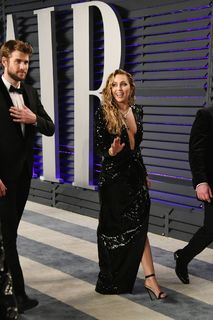 Miley Cyrus feet photo thumbnail