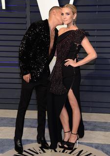 Ashlee Simpson feet photo thumbnail