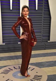 Freida Pinto feet photo thumbnail