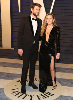 Miley Cyrus feet photo thumbnail