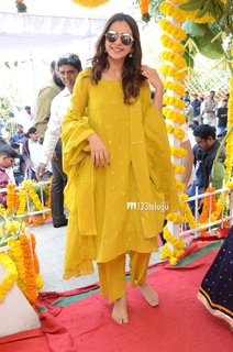 Rakul Preet Singh feet photo thumbnail