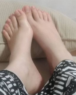 Isa Pes feet photo thumbnail