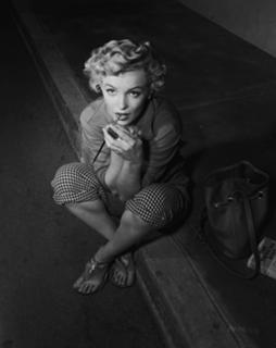Marilyn Monroe feet photo 3