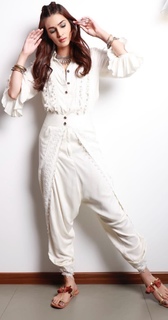 Kriti Sanon feet photo thumbnail